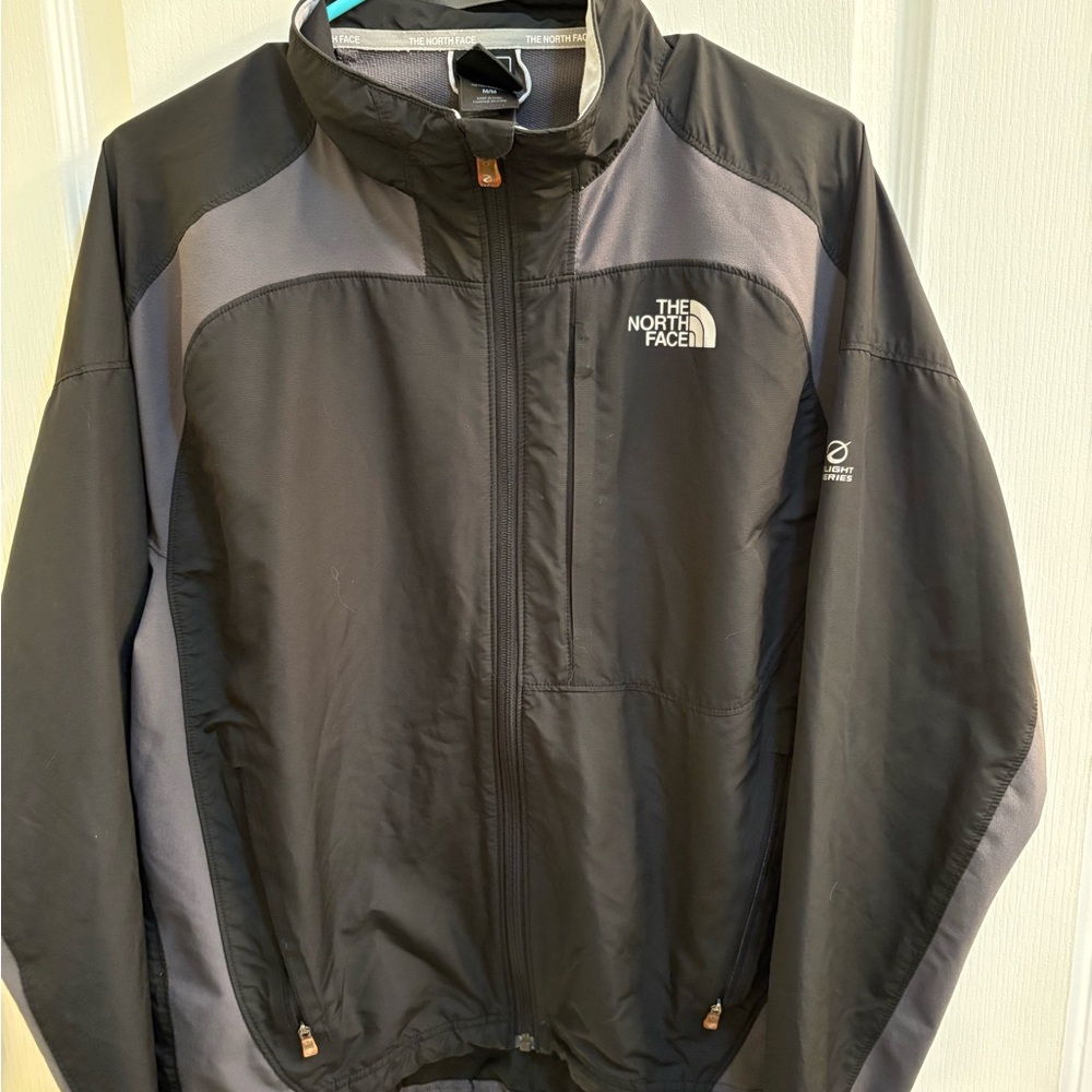 The North Face Men's Black and Dark Gray Windbreaker